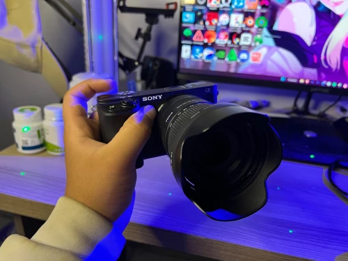 SONY 6400 + SIGMA 18-50/ f2.8