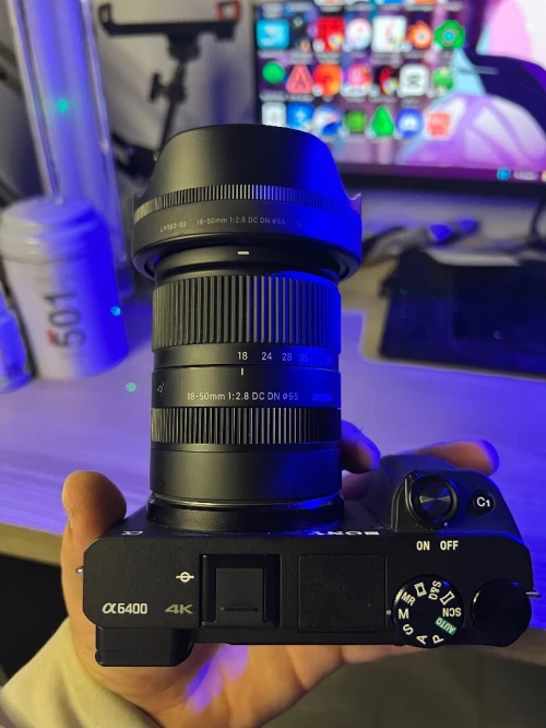 SONY 6400 + SIGMA 18-50/ f2.8