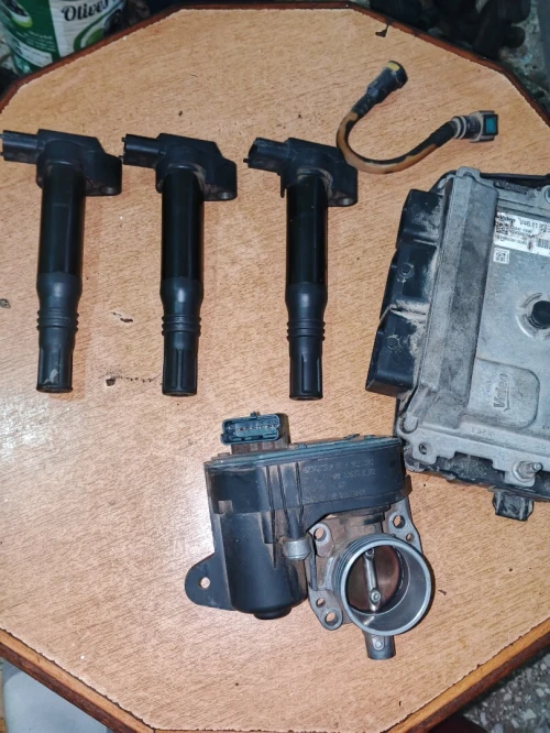Lot de pièces détachées Peugeot 1.2 vti