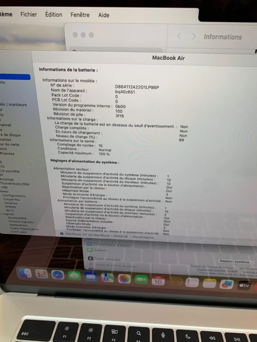 Macbook Air 2024 M3 15pouce 8/256 cycle 10 libire officiel