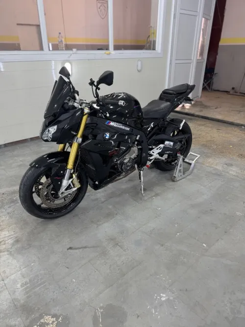 BMW S1000r 