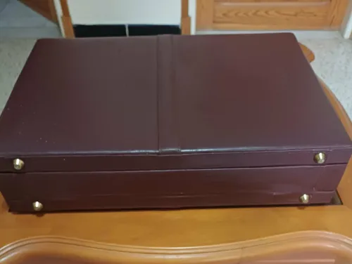 Valise diplomatique neuve   حقيبة سفر دبلوماسية جديدة تمامًا،