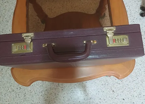 Valise diplomatique neuve   حقيبة سفر دبلوماسية جديدة تمامًا،