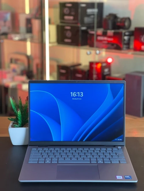 Dell Inspiron 14 Core Ultra 7 16GB 512GB