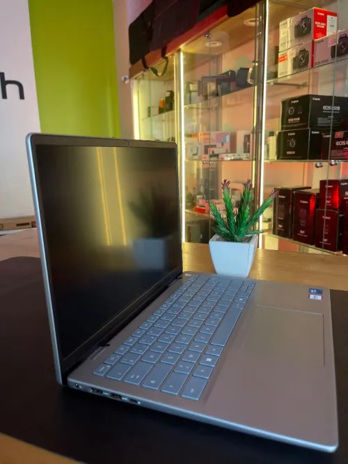 Dell Inspiron 14 Core Ultra 7 16GB 512GB