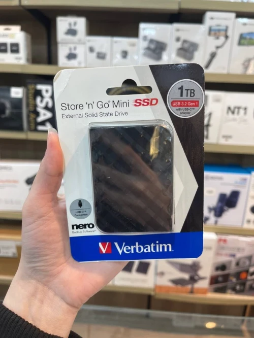 Disk dur verbatim store N GO mini 1TB ssd +USB-C adapter