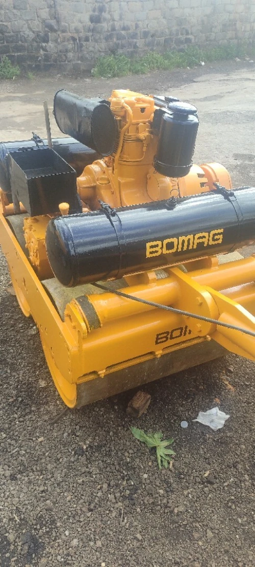 Compacteur bomag 90 