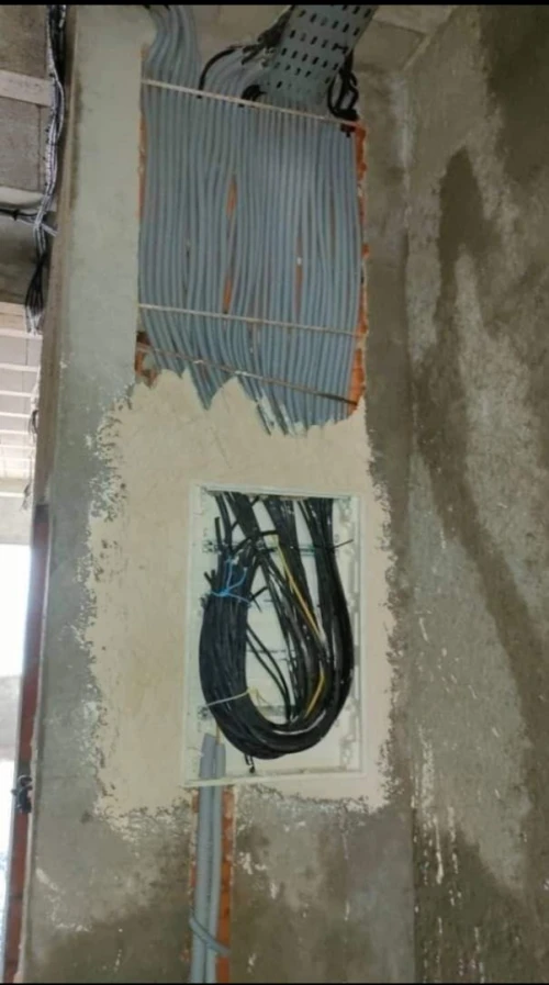 Électricien, كهربائي 