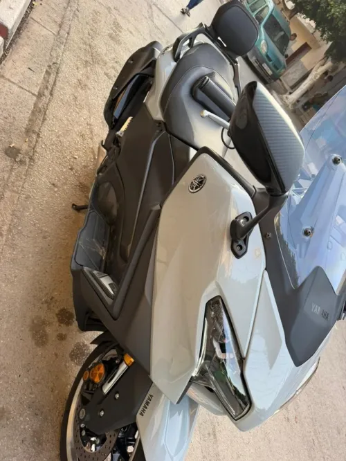 Yamaha Tmax Tech max 560 2025