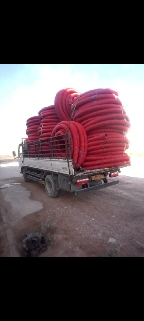 CAMION PLATEAU TRANSPORT MARCHANDISES 