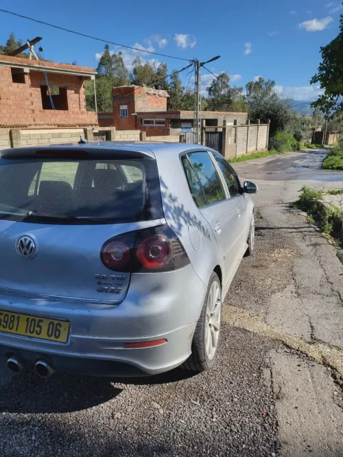 Volkswagen Golf 5 2005 R32