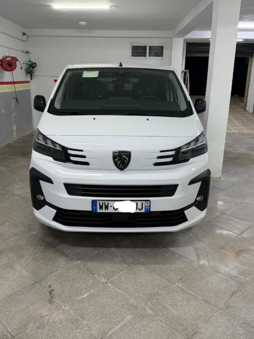 Peugeot Traveller 2025 VIP