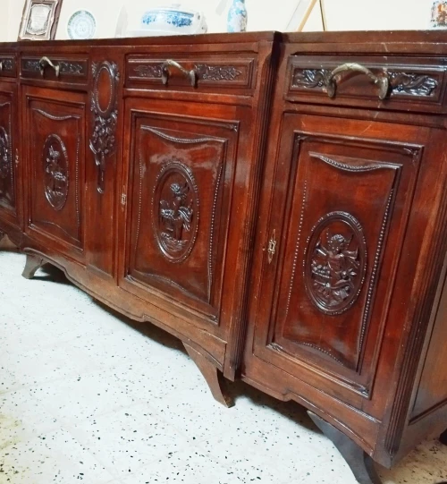 Buffet antique en bois de chêne 