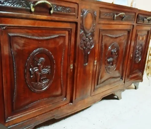 Buffet antique en bois de chêne 