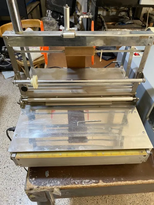 Machine cellophaneuse en X 