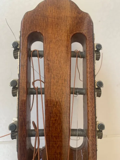 Vend guitare espagnole