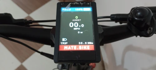 Vélo électrique pliable MATE Avec chargeur pro