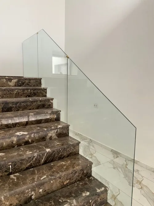 Rampe d'escalier en inox garde corps en inox et verre cabine de douche moderne
