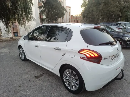 Peugeot 208 2016 Allure