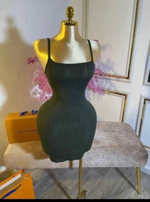 Fonde de robe (quantité / jemla)
