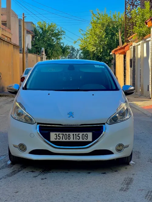 Peugeot 208 2015 Allure
