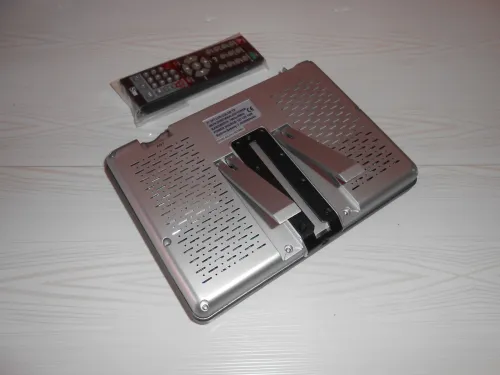TÉLÉVISION PORTATIF 7" POUCES VINTAGE