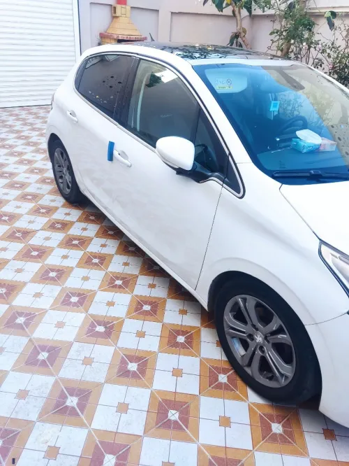 Peugeot 208 2015 Allure