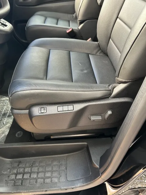 Peugeot Traveller 2026 Business Pack