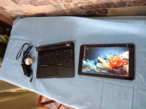 laptop fuijtsu lifebook Q5010 detachable tactile