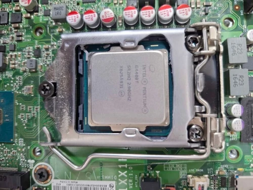 mini lenovo ThinkCentre M700 Cpu G4400T 6 eme génération