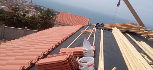 Travaux de tuile et charpente