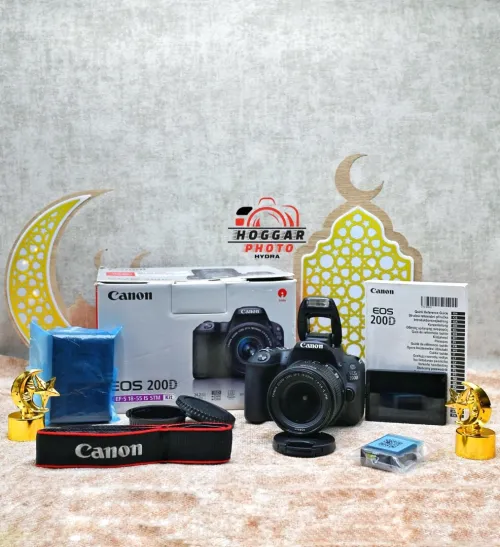 Canon EOS 200D+ EF-S 18-55mm STM
