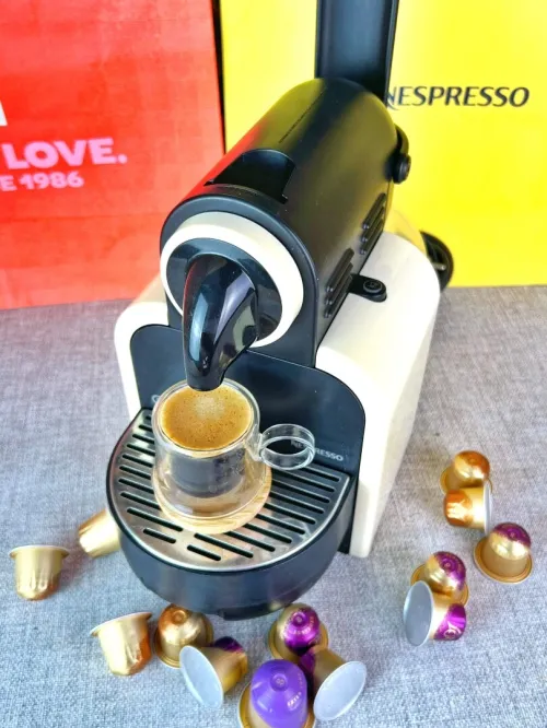 Les machines café nespreso Delonghi نقيين مشاءالله