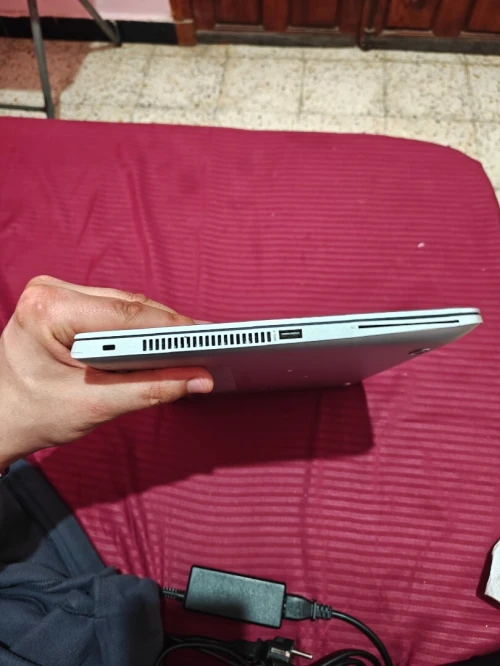 HP ELITEBOOK 735 G6 AMD Ryzen 7 Pro 3700U 16GB 256SSD 13", etat 9/10
