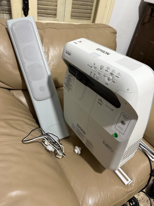 EPSON EB-685W
