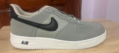 Nike Air Force 1 LV8