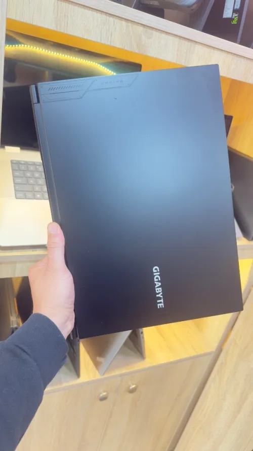 GIGABYTE  G6 Gaming 165Hz WUXGA NVIDIA RTX 4060 Intel i7-13620H 1TB SSD with 16GB DDR5 RAM