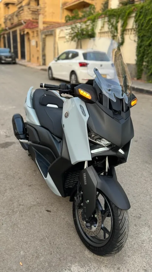 Yamaha Xmax tech 2025