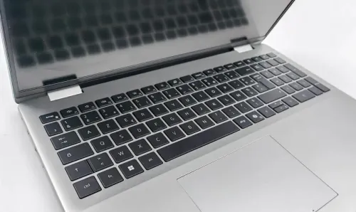 LAPTOP DELL 16 POUCES ULTRA 7 150U RAM 16G DDR5 512 SSD NVME