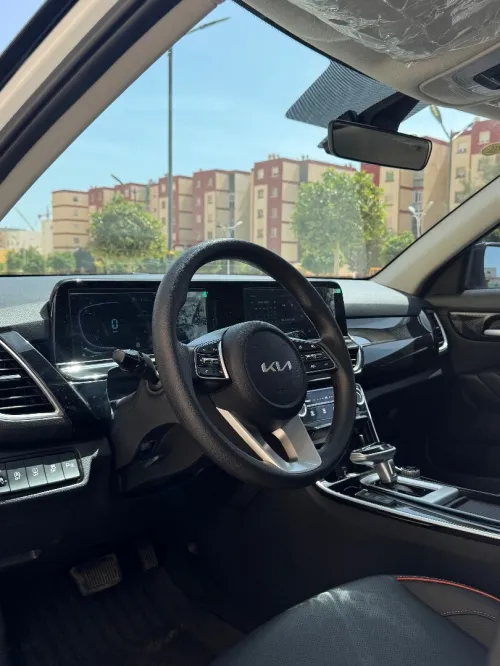 Kia Seltos 2025 Luxury tout options