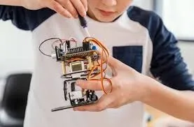 لاطفال تعلم اللغات والورشات التعليمية Summer Camp
