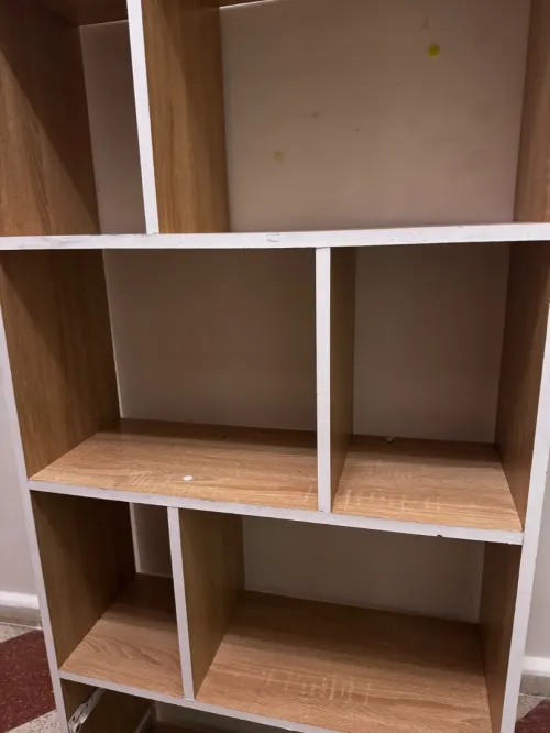 Bibliotequeمكتبة 