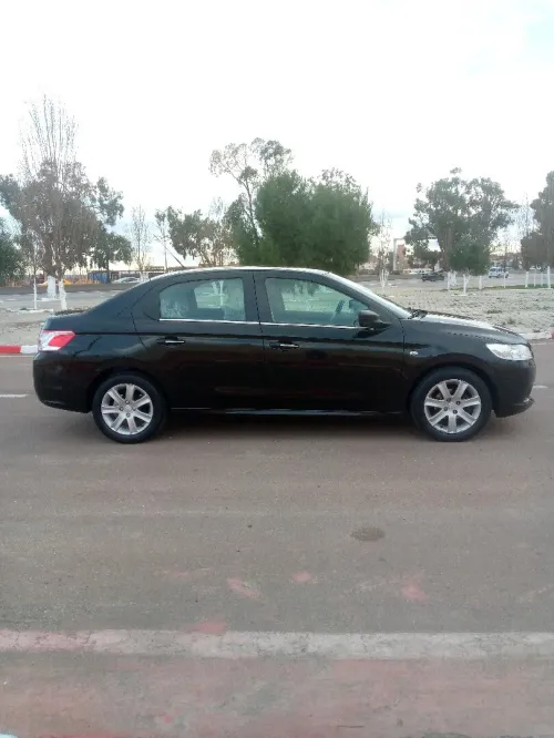 Peugeot 301 2015 Allure