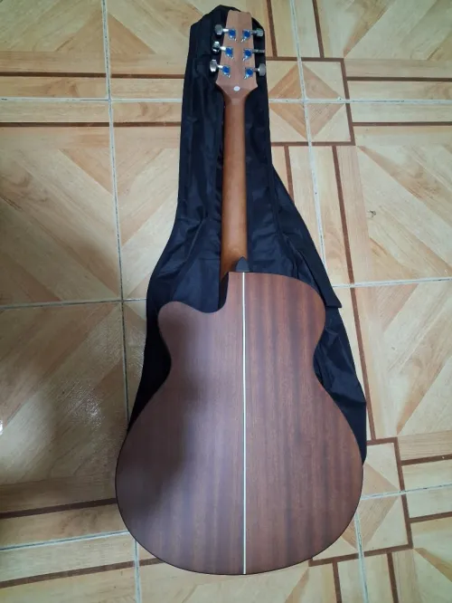Electro accoustic guitar "Aria"
