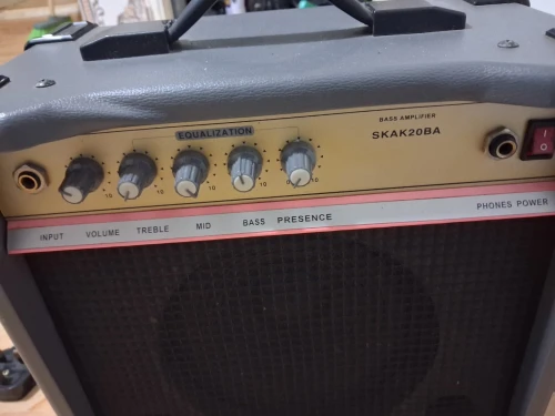 Amplificateur de Basse/guitare