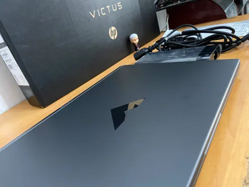 HP Victus 16-s1034nf - 16,1" FHD 165Hz - RTX 4060 8Go - Ryzen 5-8645HS - 16Go - 512Go SSD