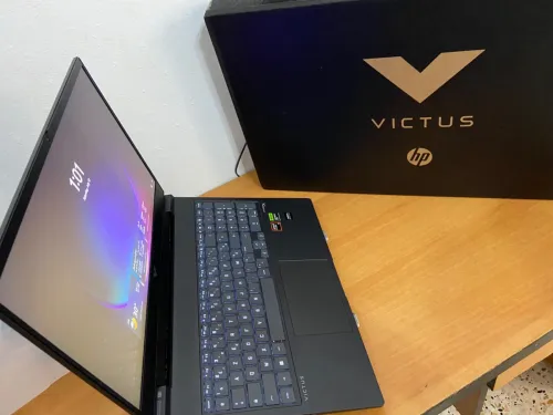 HP Victus 16-s1034nf - 16,1" FHD 165Hz - RTX 4060 8Go - Ryzen 5-8645HS - 16Go - 512Go SSD