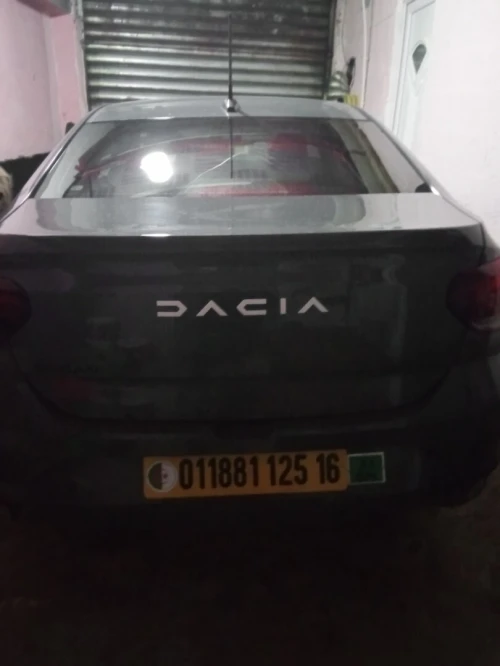 Dacia Logan 2025 Habta m frnaca mazal Andi matricule w double dossier Lmjmoula kamel