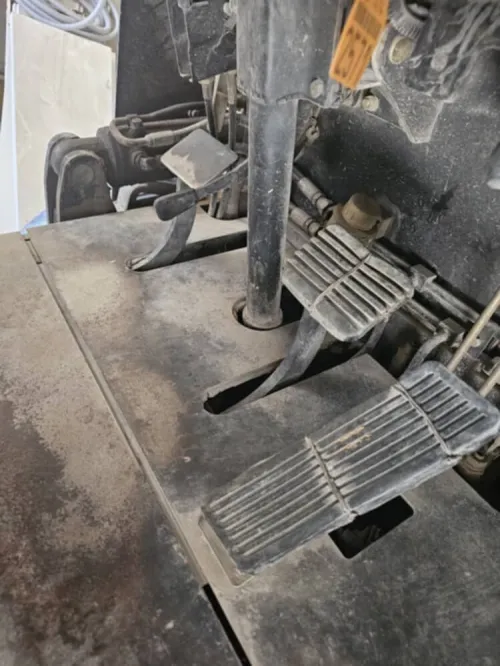 صيانة وإصلاح الرافعات الشوكية  réparation chariots élévateurs clark - klark- forklift