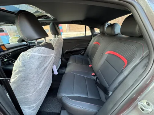 MG MG5 2025 Luxury – Toit ouvrant, boîte auto.